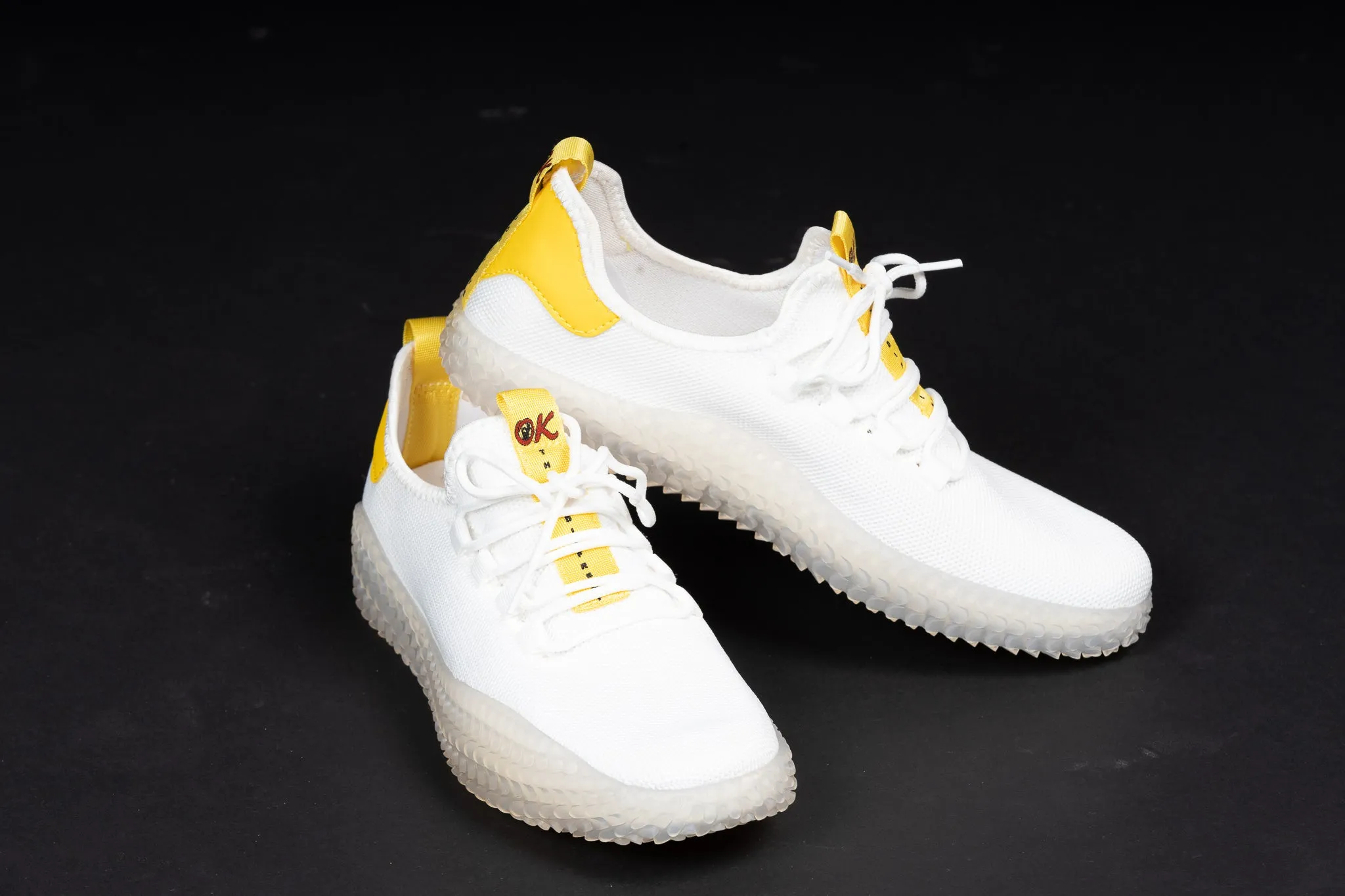ADVENTUM (white and yellow)