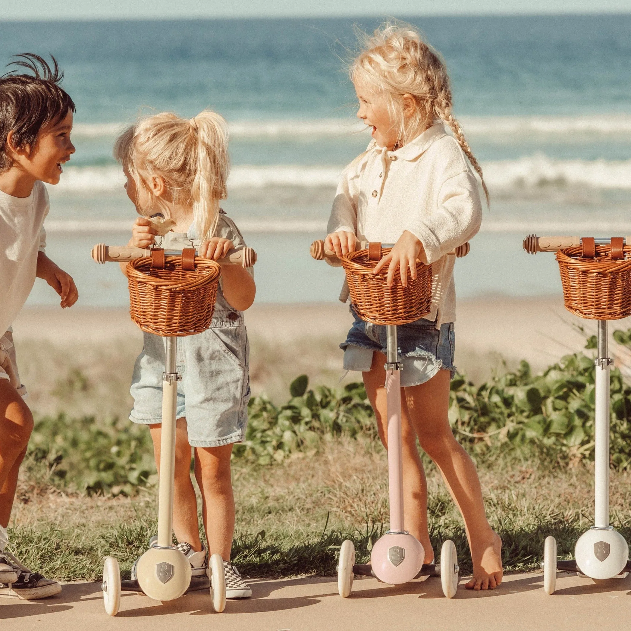 Banwood Kids Scooter with Basket (Pink)