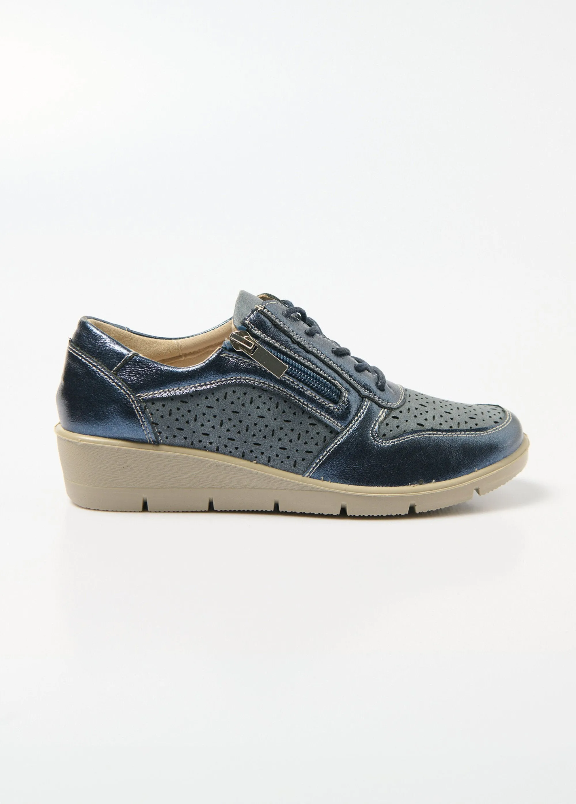 Comfort width zipped sneakers