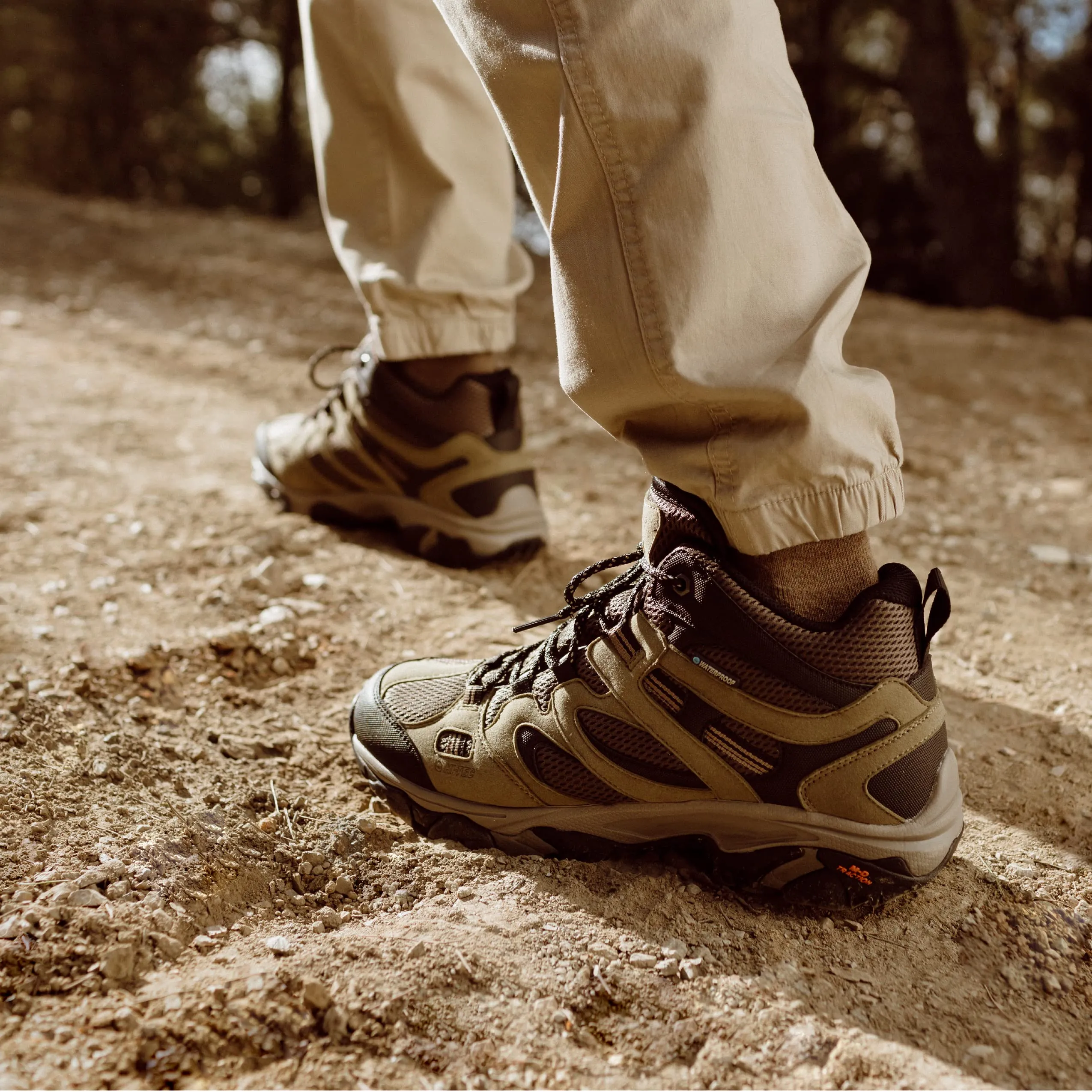 HI-TEC Ravus WP Mid Waterproof Hiking Boots for Men, Lightweight Breathable Outdoor Trekking Shoes - Dark Grey, 9 Medium