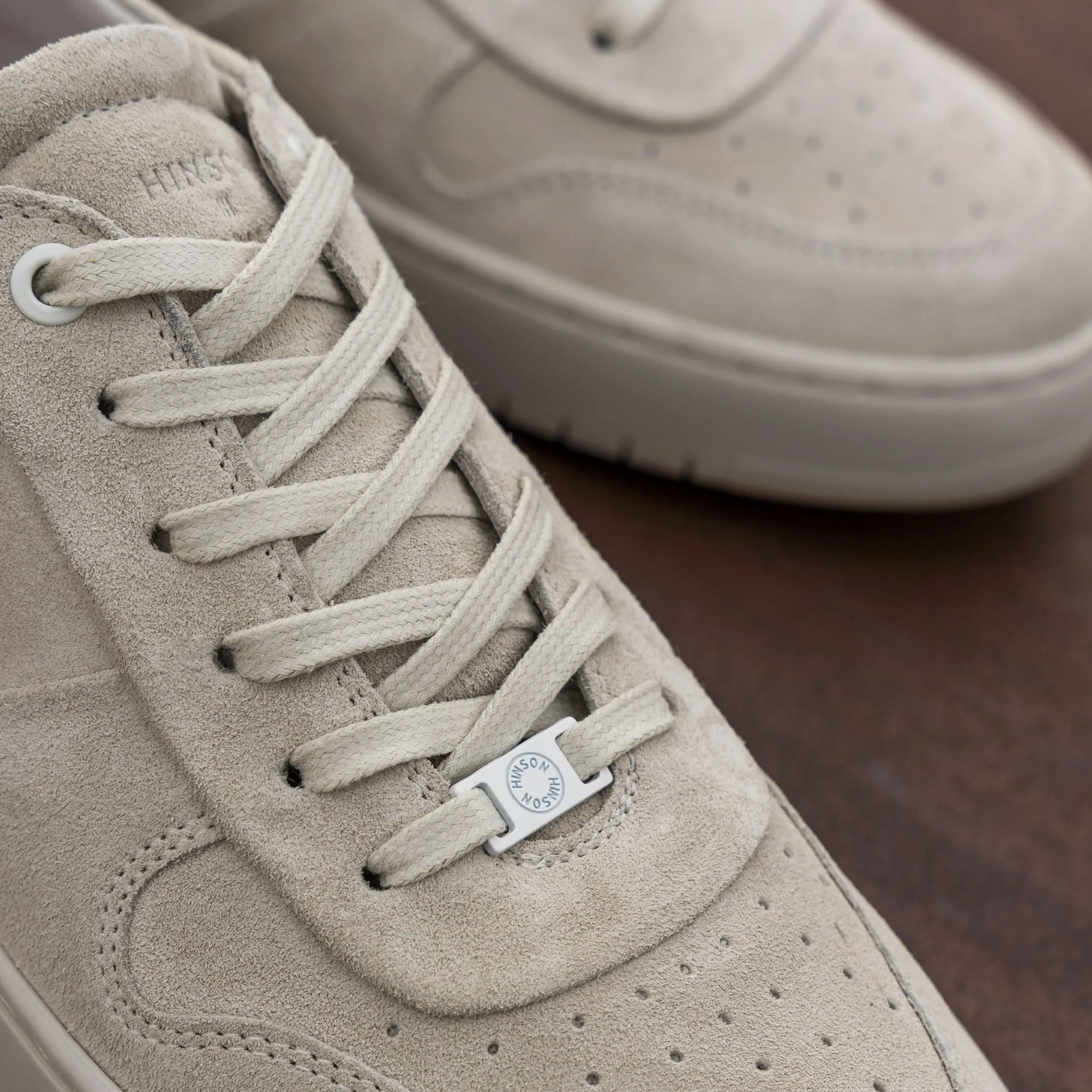 Hinson Bennet Sonder Eight Ice Suede