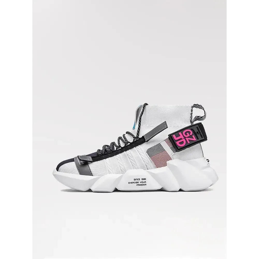 KY JDS Y2K Sneakers for a Sophisticated Urban Style
