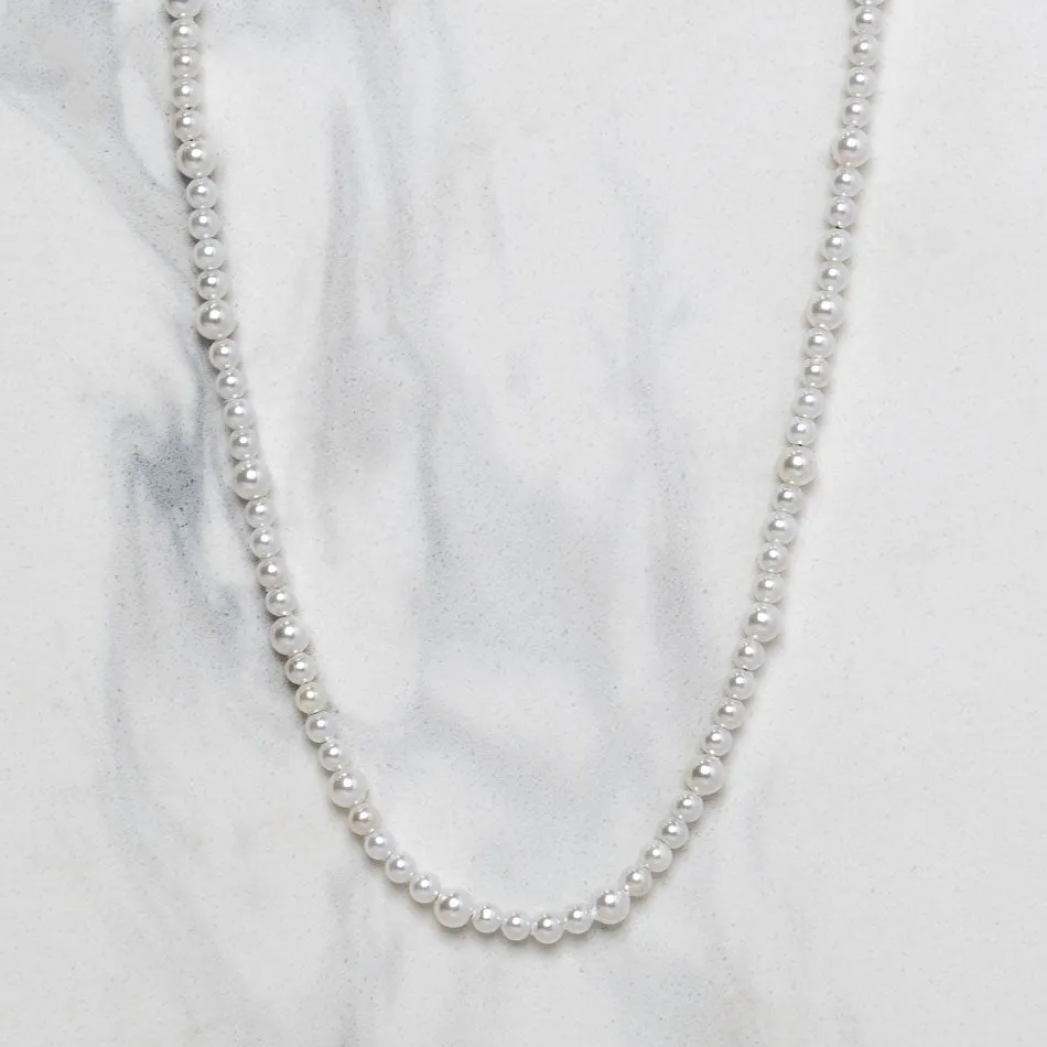 Minimal Pearl Necklace