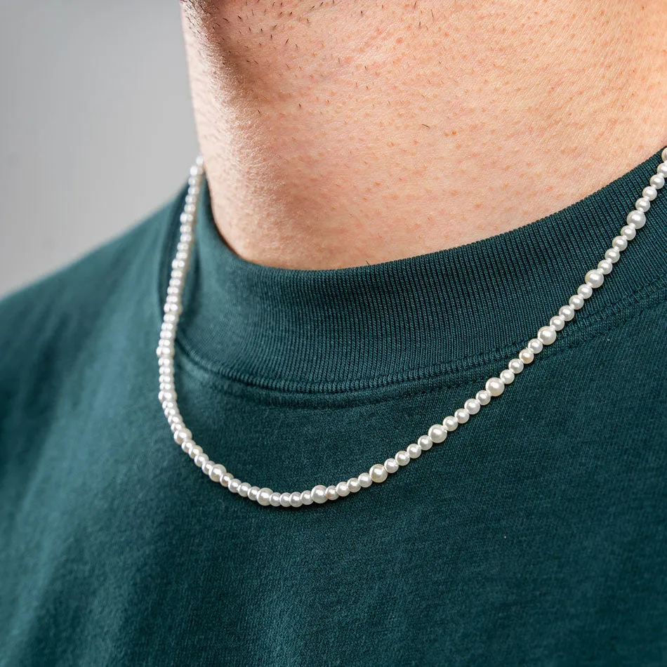 Minimal Pearl Necklace