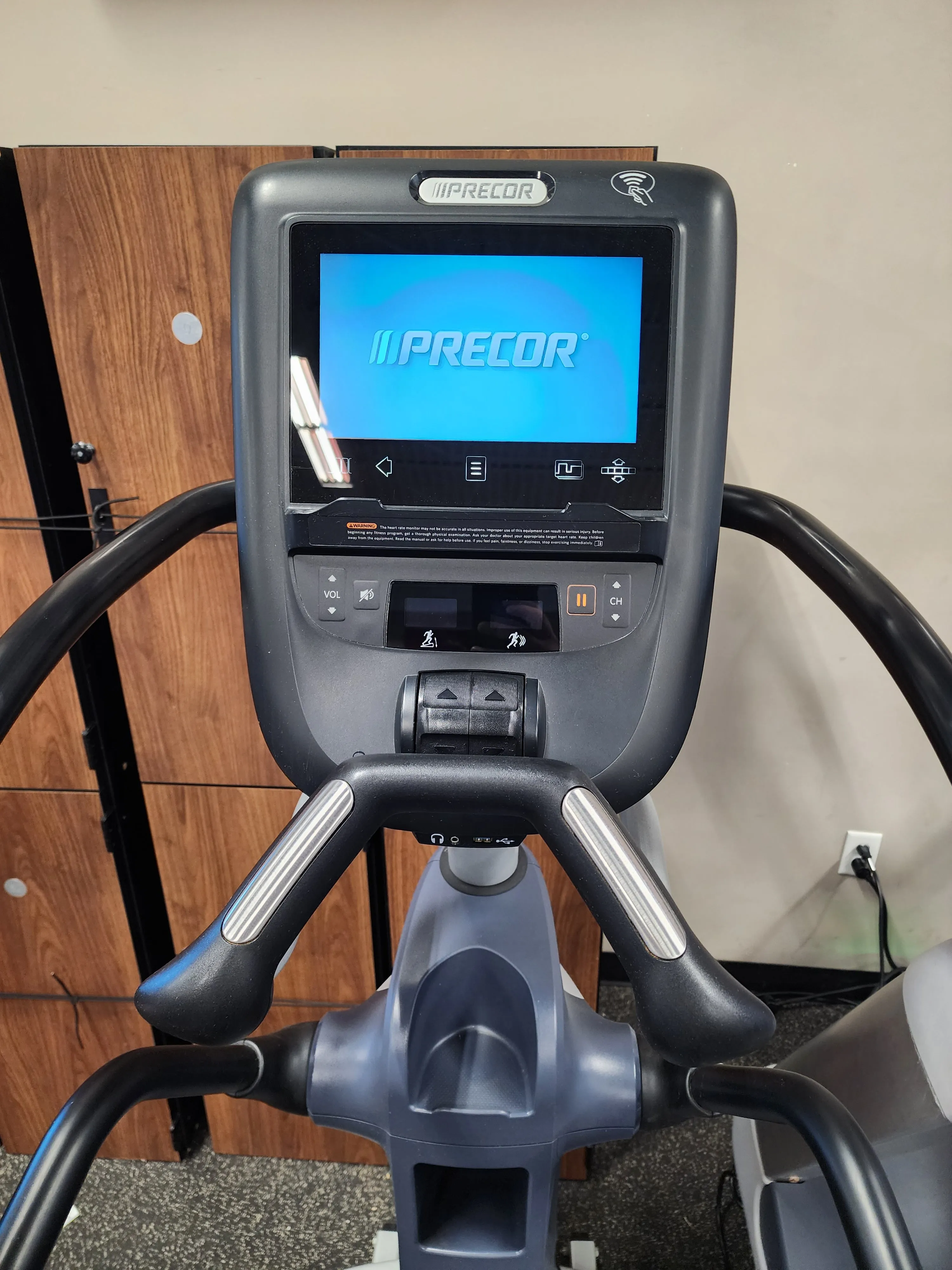 Precor EFX 863 Elliptical W/ P62 Console Converging Crossramp
