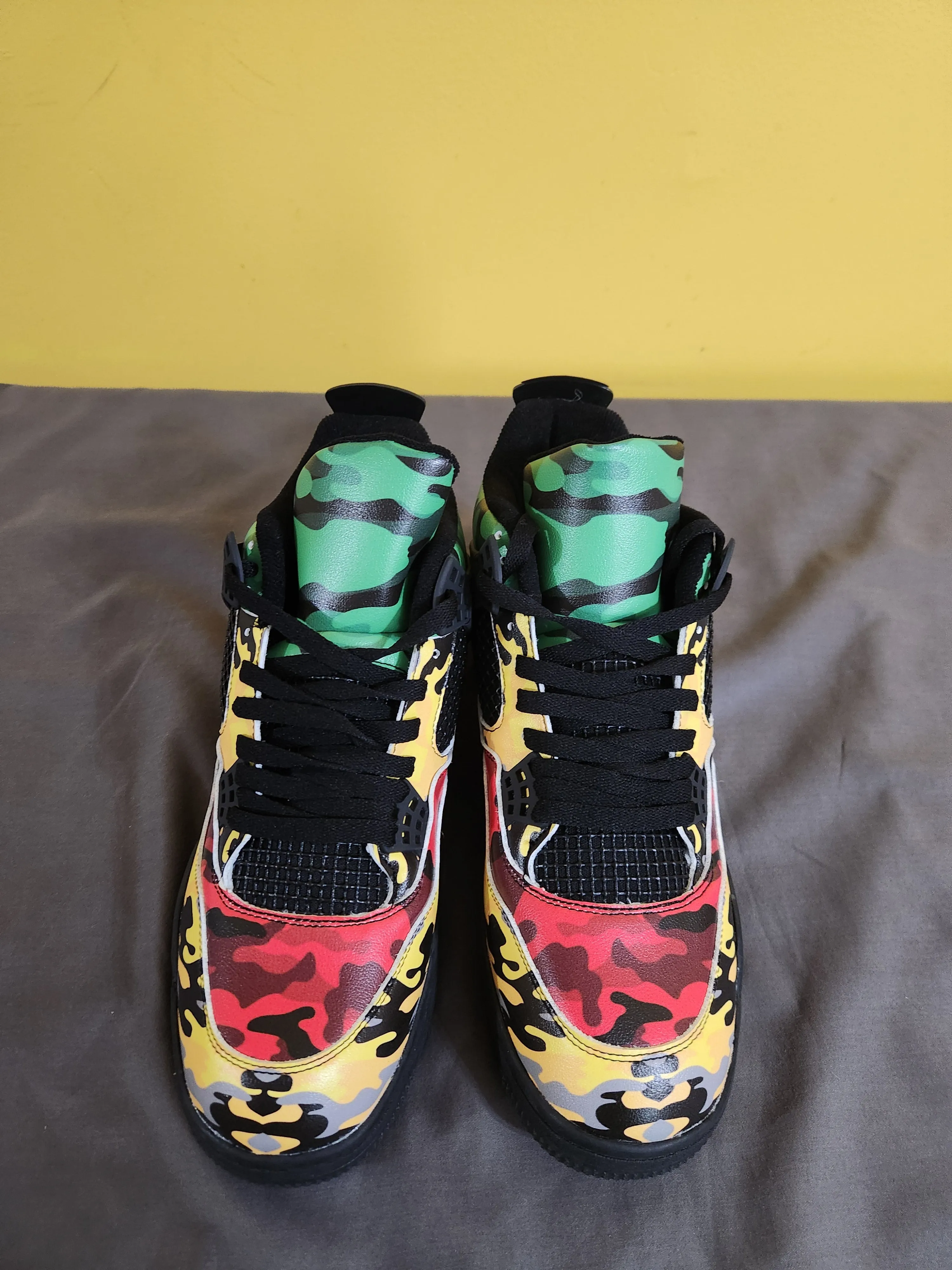 Rasta Shoes - Size 9.5 Mens Camo Basketball Sneakers