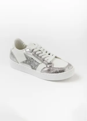 Silver/white sneakers with star detail