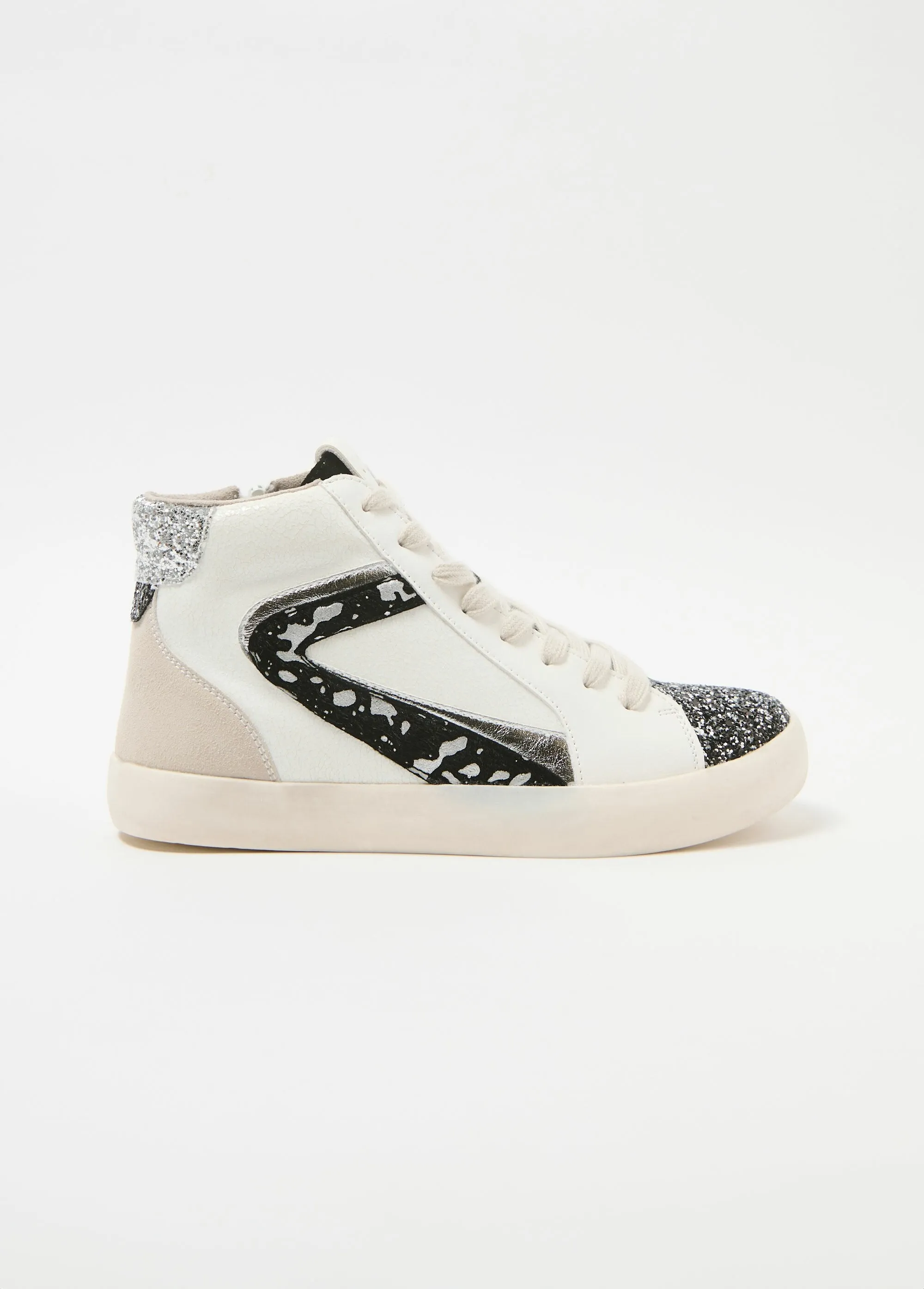 Trendy high-top multi-material sneakers