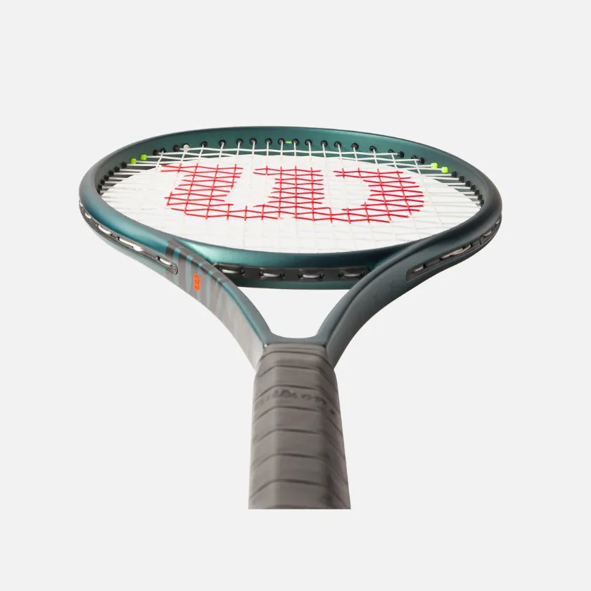 Wilson Blade 100L V9  Tennis Racquet